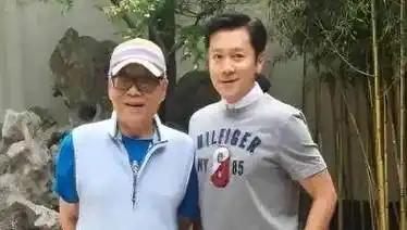 20年480万引争议！蔡国庆每月给弟弟蔡军发2万工资，发了20年，一共480万。