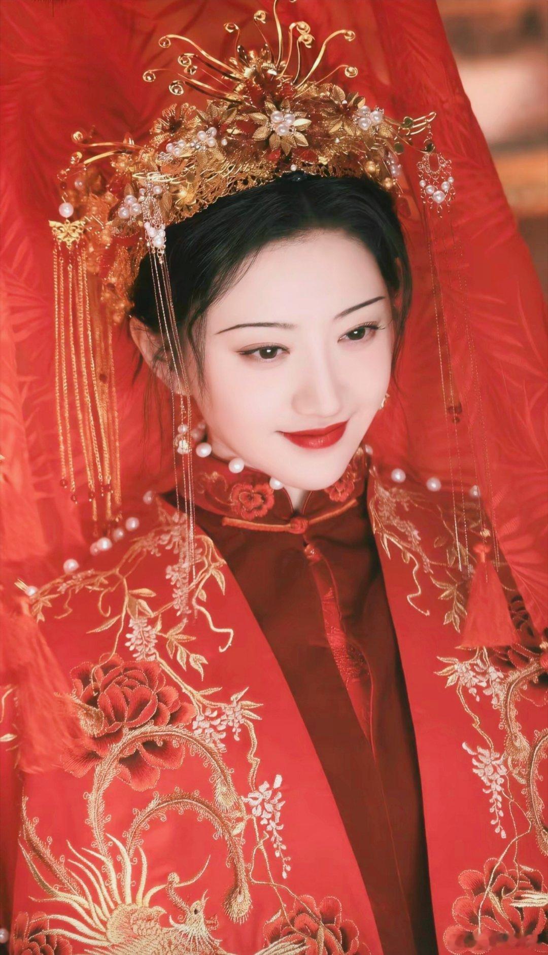 景甜曾坦言，自己的梦想是儿孙满堂。细细想来，古时候很多诗词，都描绘过这样充满烟火