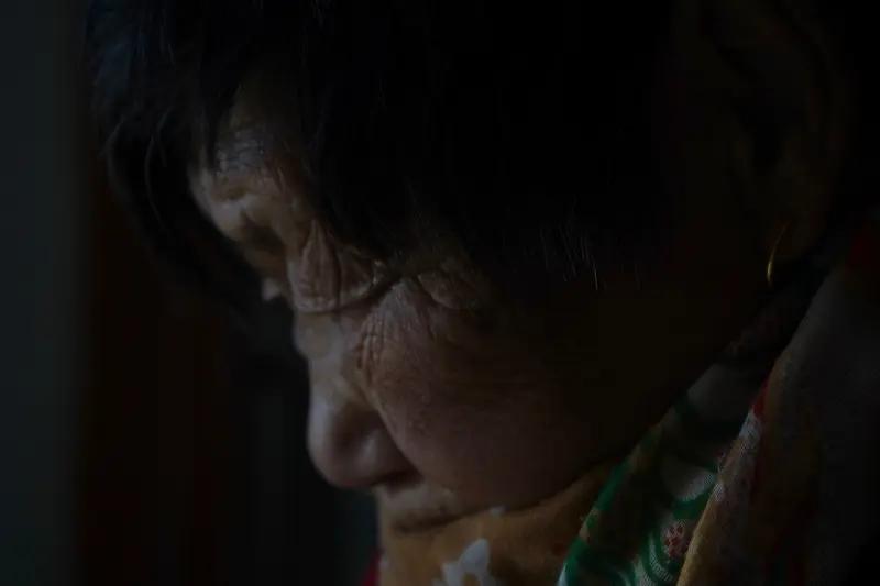 泪崩！63岁失独妈妈剖腹生下健康女婴，这场生死孕育，看哭全网！
 
所有做父母的