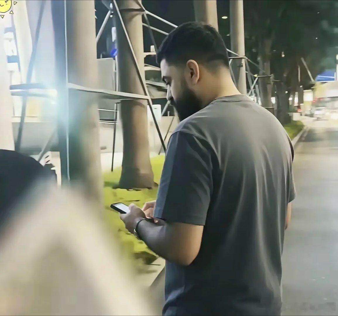 这次警方终于对外国人没有做和事佬了！2026年7月初晚上，一名南亚裔外籍男子从香