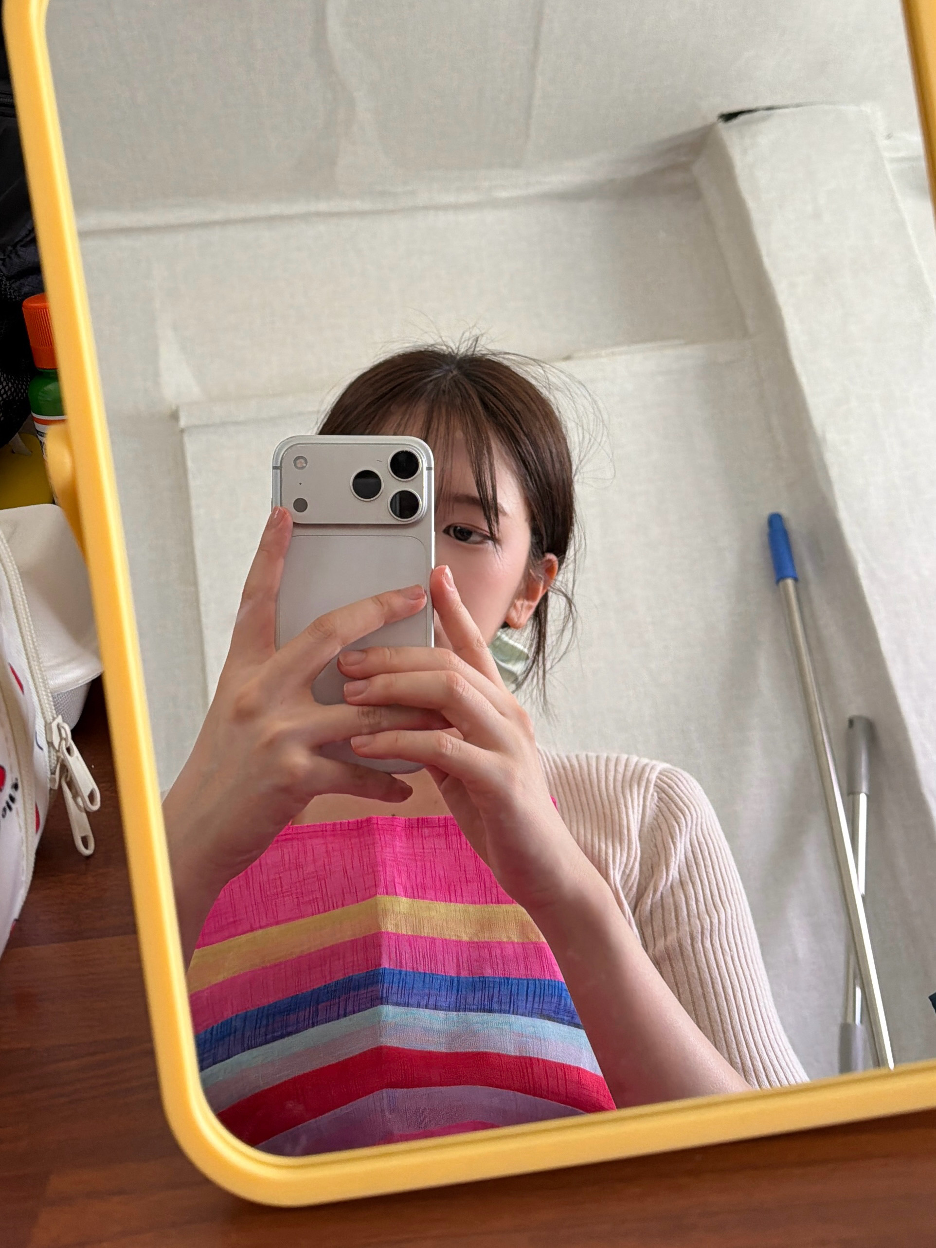傻傻的自拍照🤳累到狗眼涣散了宝宝🥲 