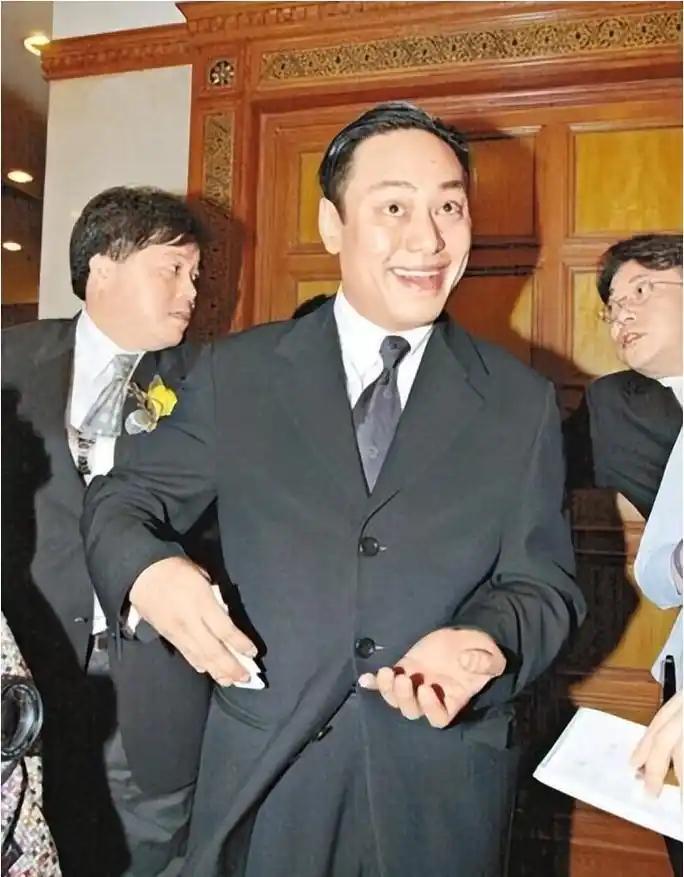 生理学家说：“男人一定不要贪图女人的身体，这是最低级的欲望，也是最没有价值的东西