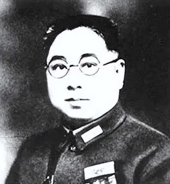 张辉瓒被捕时求饶：“润之，你不要杀我！我有钱，我会叫我老婆拿钱、拿枪弹、拿红军所