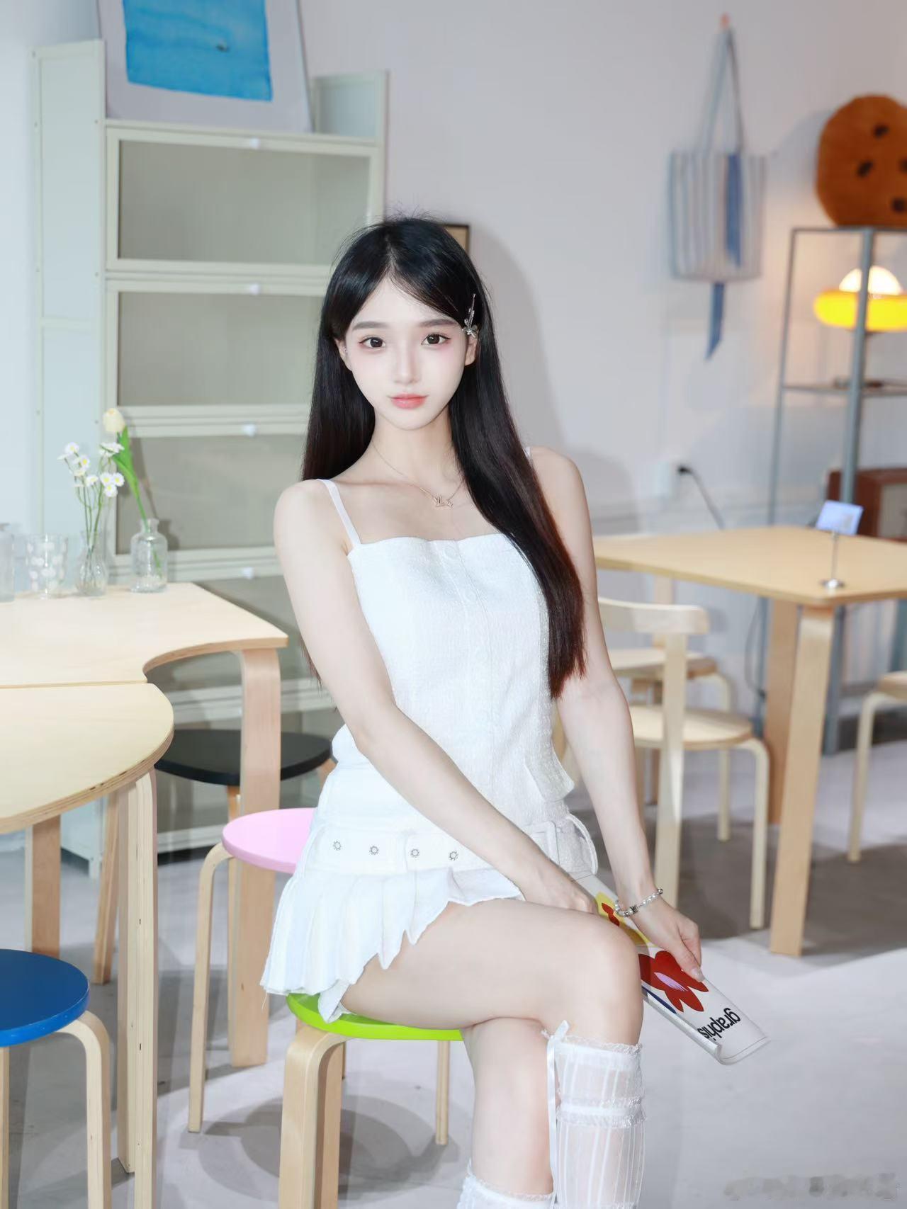 好看的小姐姐小姐姐抄送      