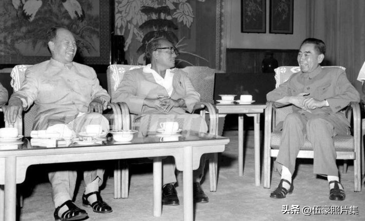 【周总理历史上的今天——6月29日】
1964年6月29日，晚上，周恩来总理举行