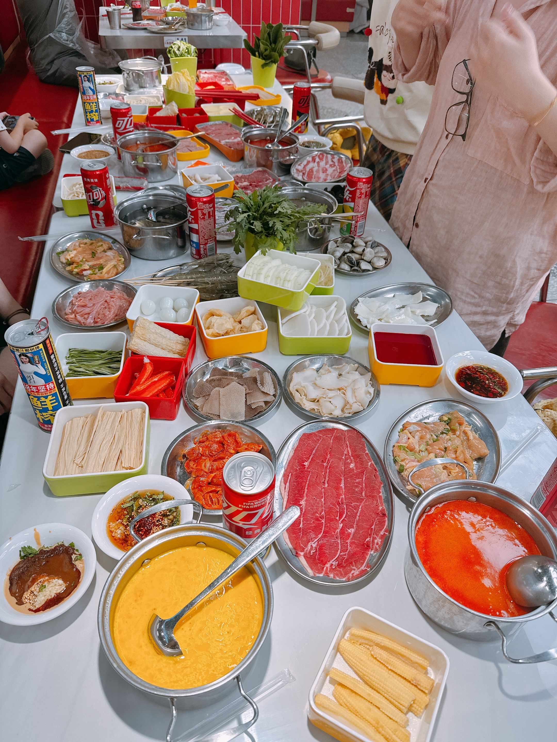 和棚姐三天吃两顿，顿顿有可口可乐