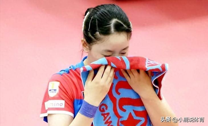 张本美和真被疼哭！
夺冠反而像付费上班
六万美刀冠军奖金。
一顿扣完到手没多少。