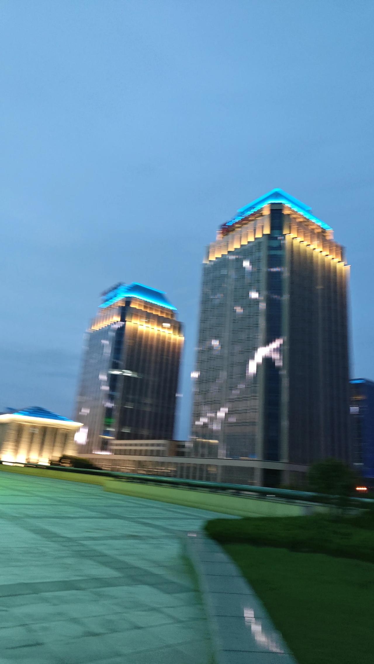 光明就是智慧，智慧解决一切问题，知识不行

我是“高等教育文摘”，深耕教育学、心