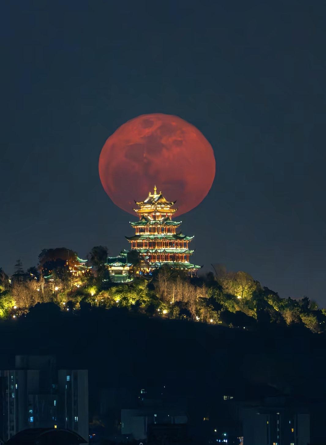 今晚2.5亿股民要超级兴奋了！！你知道是为什么吗？就在刚刚，证券市场传来2个重磅