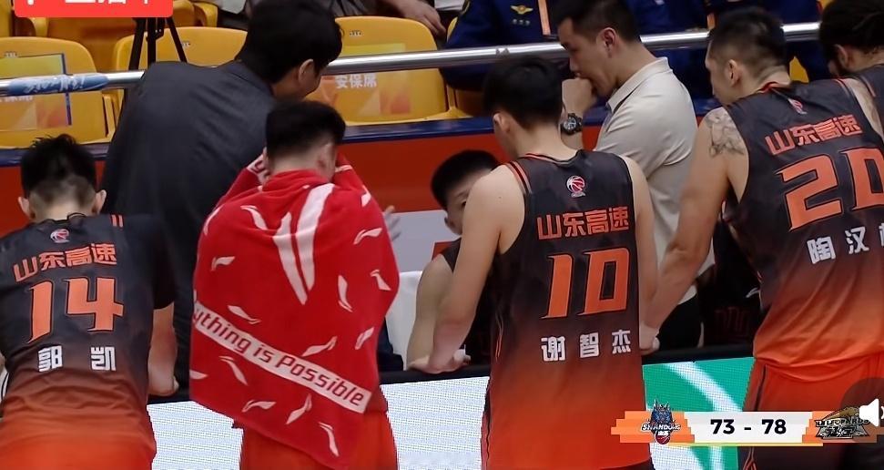 彪哥打辽篮最后时刻还没有放弃，打广东男篮最后能翻盘的时候放弃了。cba