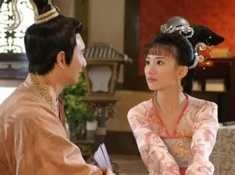 亡国之后，连妻子也护不住 
 
开宝八年（975年），宋军攻破金陵，南唐末代君主