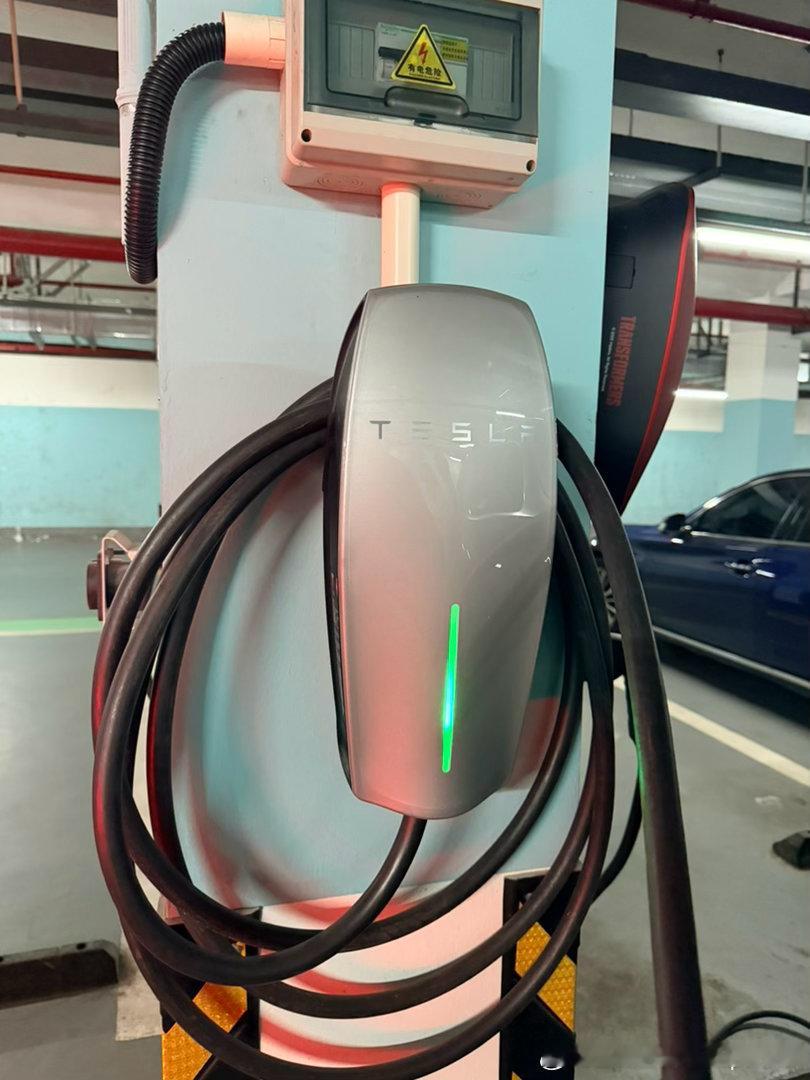 办法总比困难多原特斯拉车主，改装二代充电桩，实现乐道高压平台乐道家充，流弊乐道汽