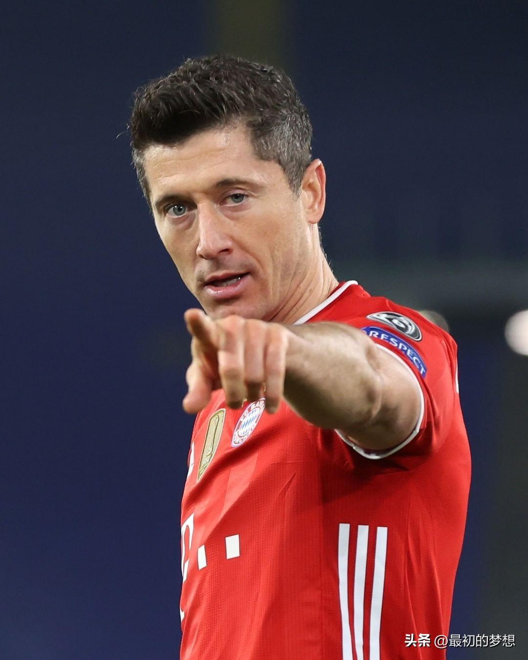 这才是足坛历史未获金球奖最强阵容！大家认同吗？
 
433阵容

门将：布冯
