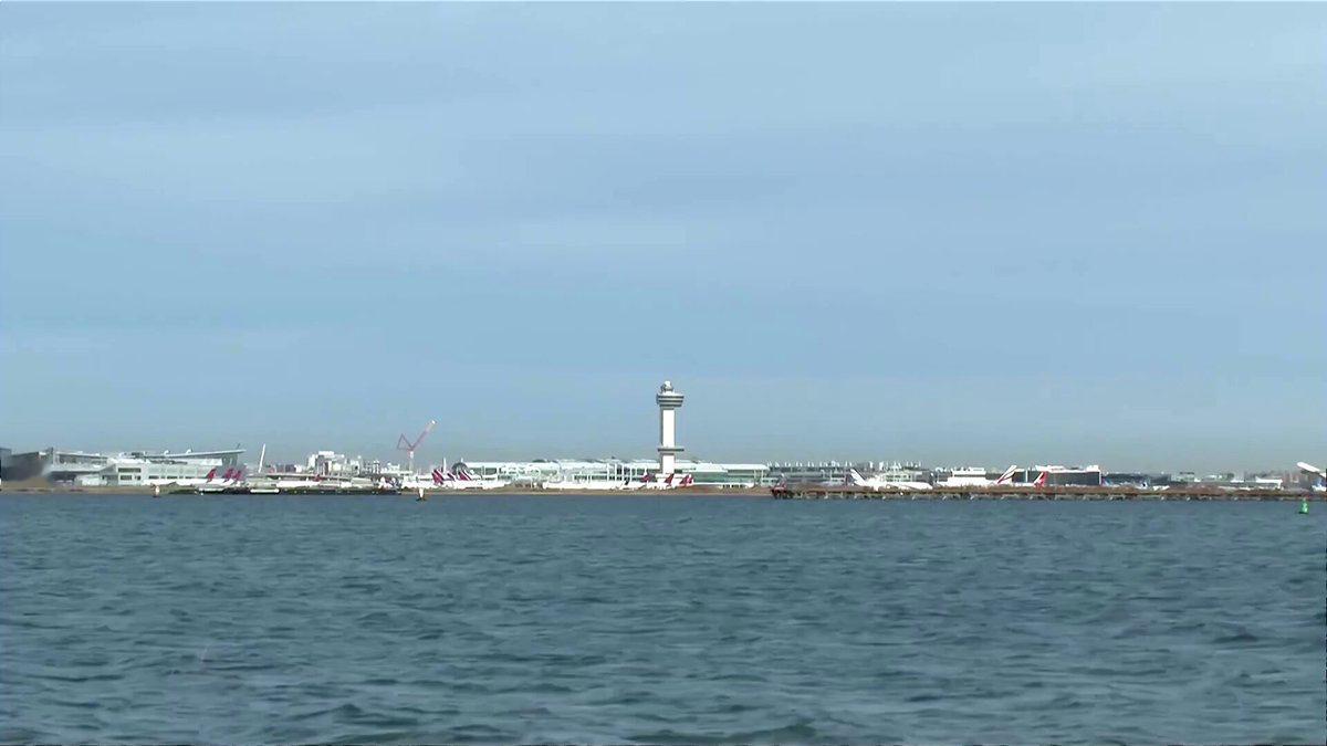 [To learn English]
Airlines canceled mor