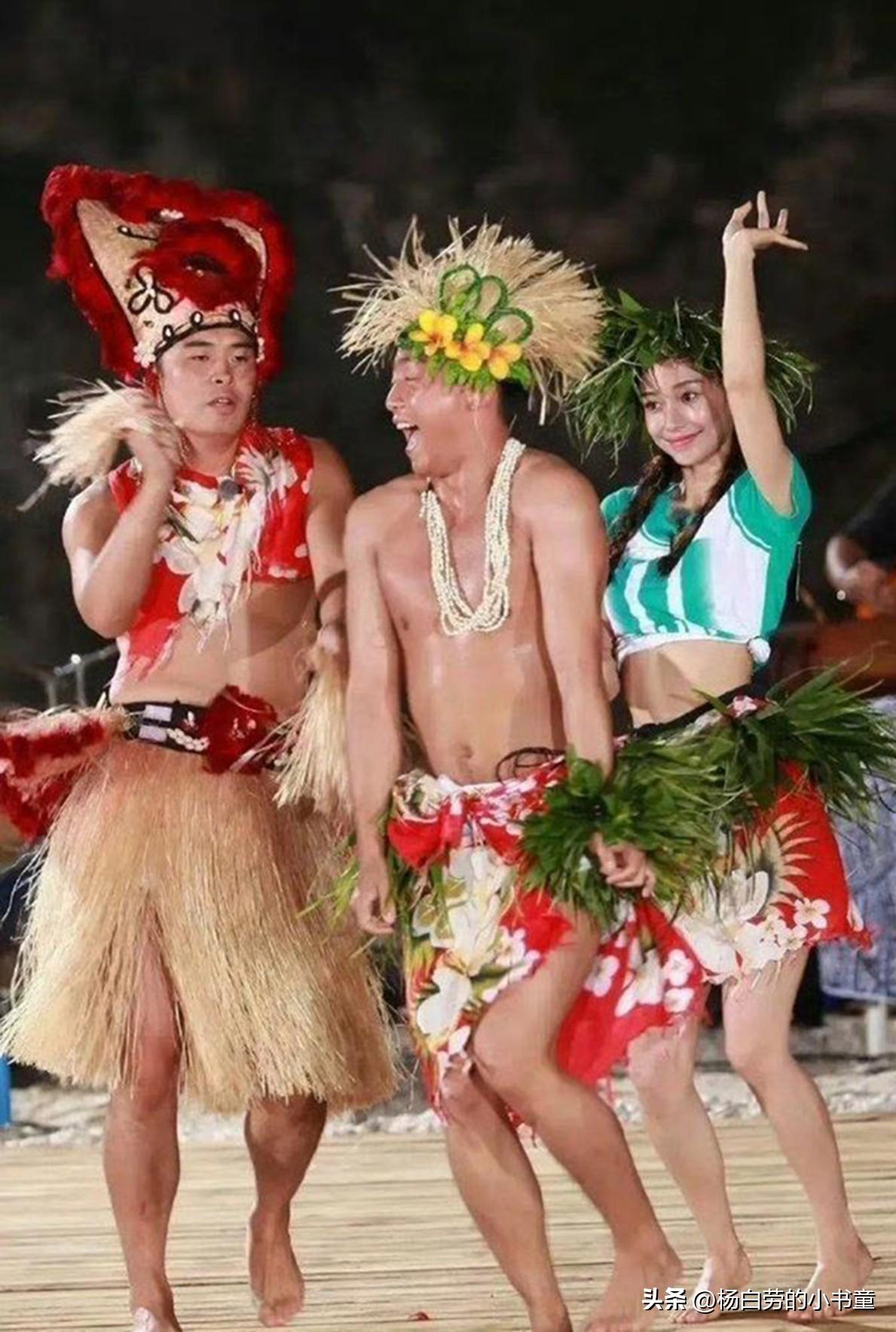 陈赫一定会跳草裙舞
邓超看起来就是部落酋长
杨颖清纯唯美适合拉拉队长
青春就是用