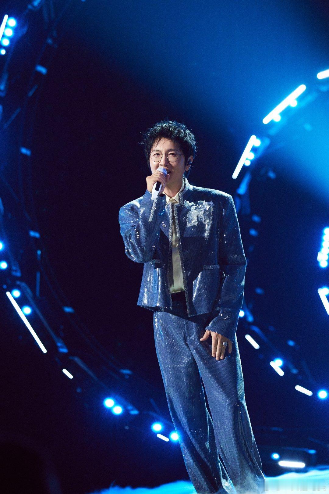 孙楠黄霄雲合唱再见深海孙楠黄霄雲唱《再见深海》这对神仙组合，太会了！一个沉稳温柔