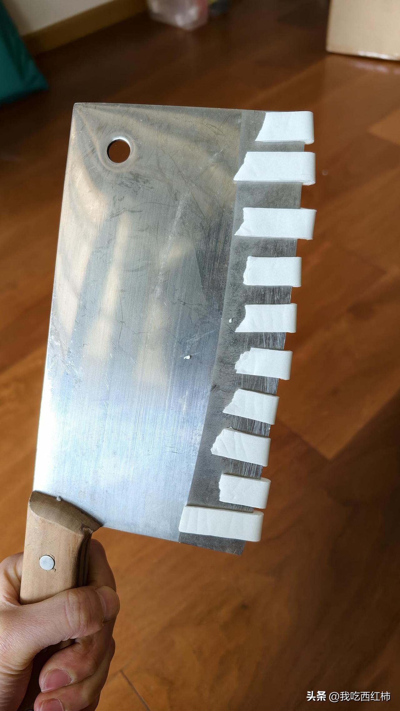 如何丢一把刀
到怎么丢，感觉好危险但是我得丢了，只能粘成这样了。应该没问题了吧