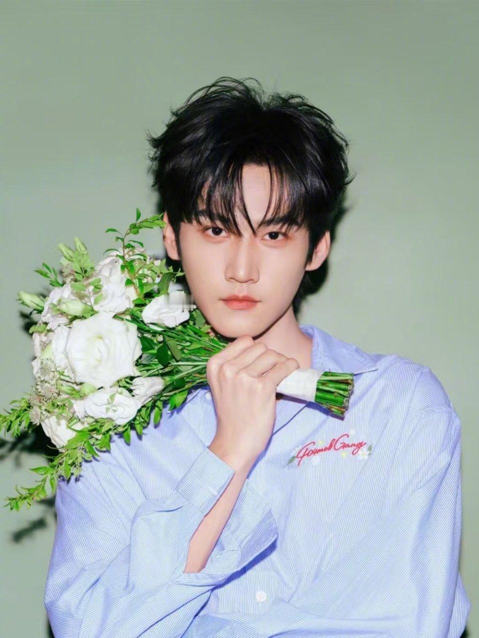 周柯宇 国籍 周柯宇这是把国籍改回来了吧？他是属于在美国出生自动获得的美国国籍。