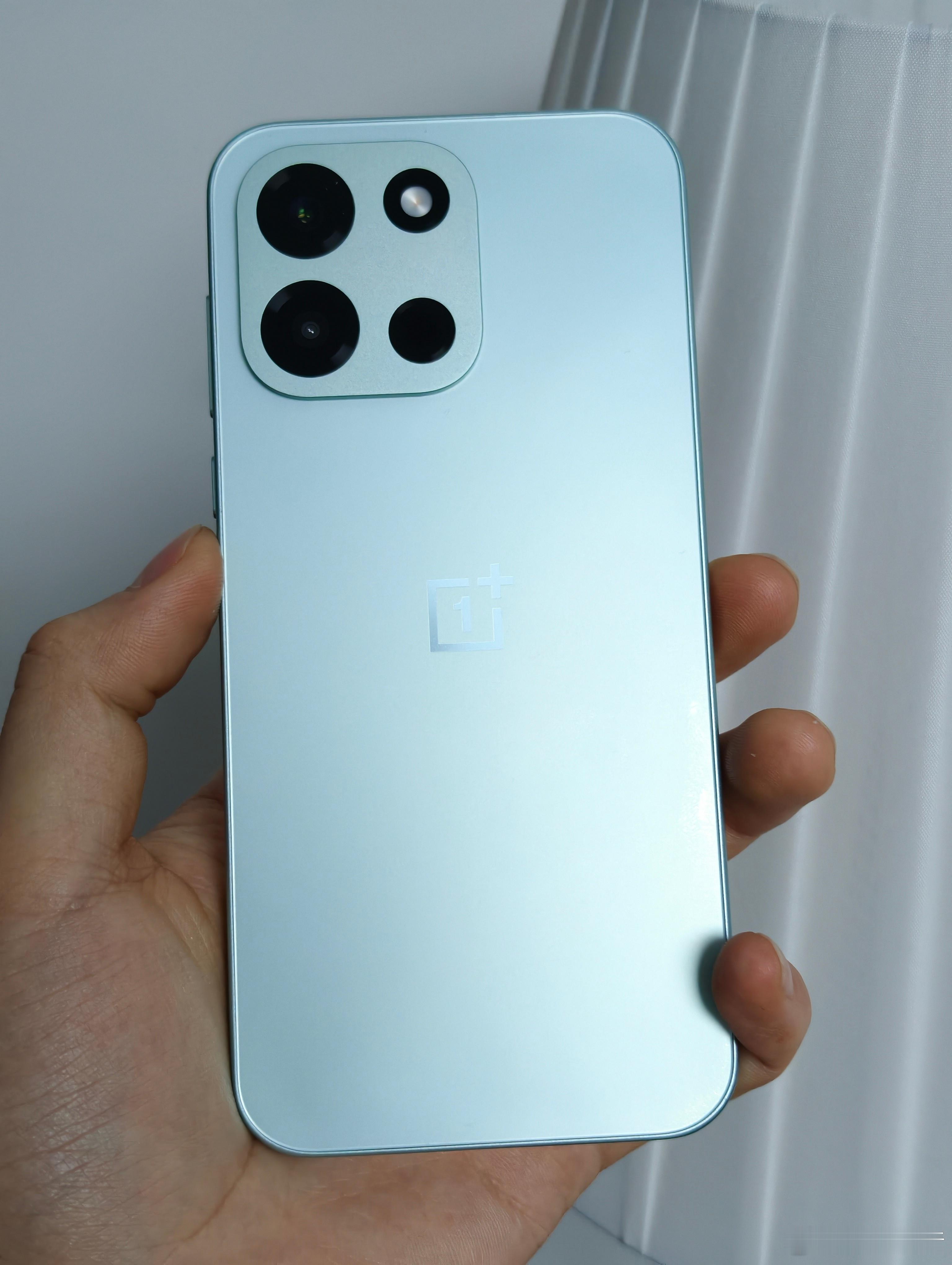 新出的turbo 6考虑到价格，产品我还是能给到高分的，满分10分的话给到9.3