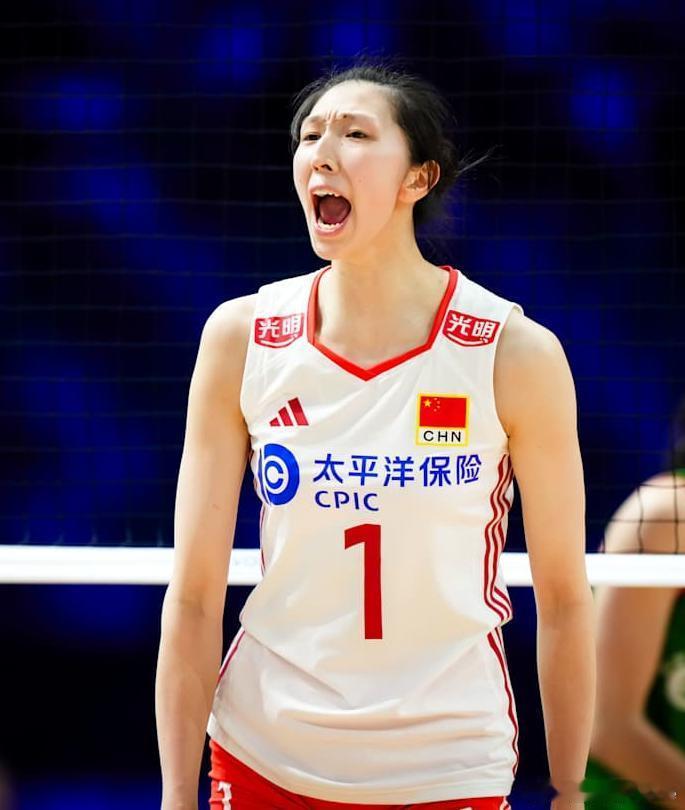 中国女排3比2保加利亚女排 中国女排世联赛第四胜 吴梦洁独得32分 ⚔️ VNL