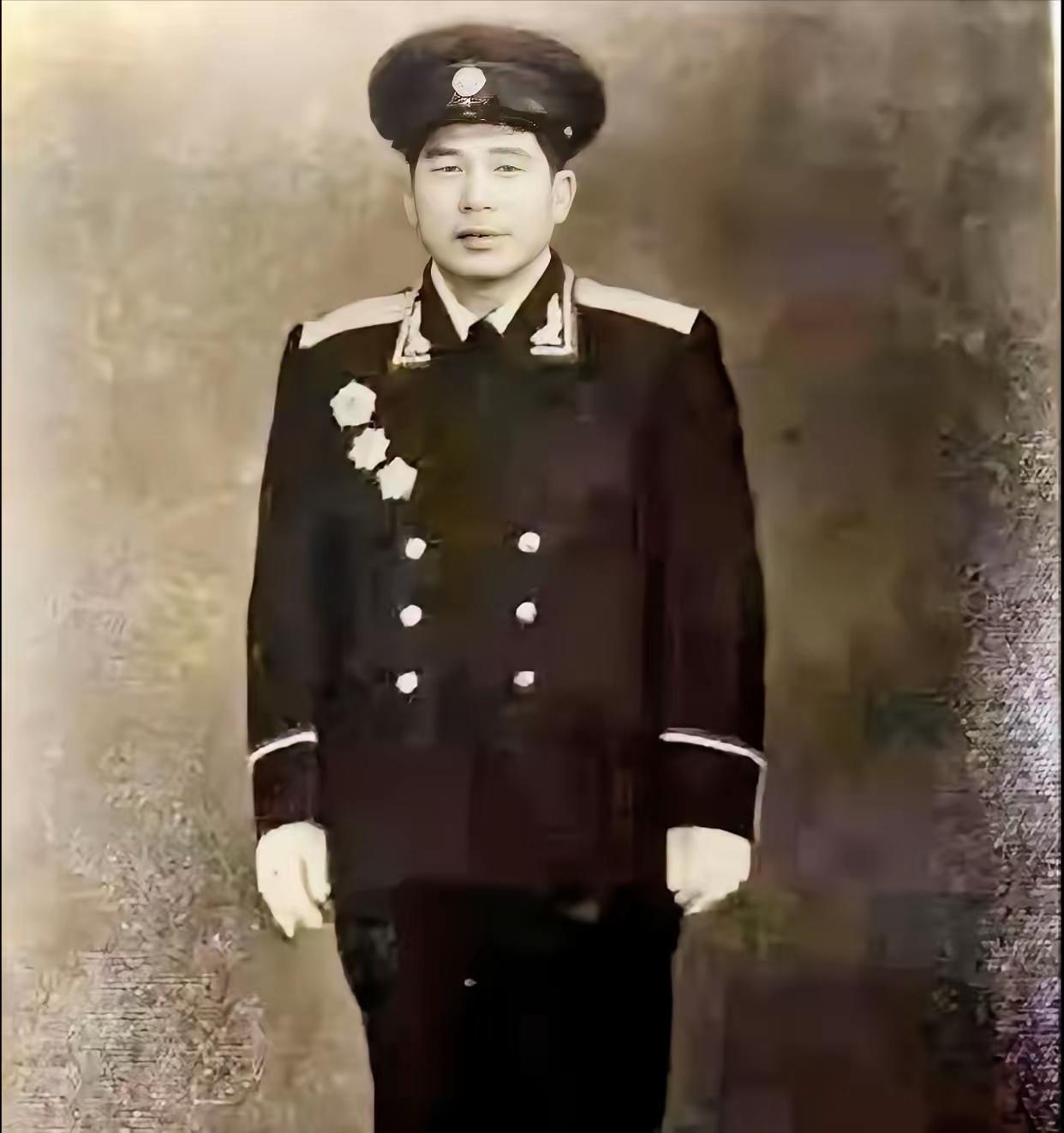 1937年西路军李宽和被俘，一口咬定自己是贵州挑夫，挨了无数打也没暴露红军身份。