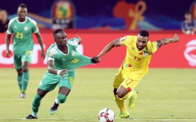 今日继续朝着好的方向出发！作品：达马克vs利雅得    两队实现相差不大，谁能够