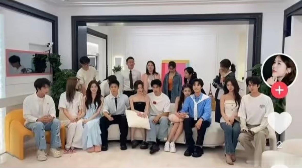 这是成了三对？小武和小朱、小章和何江成了？喜欢你我也是｜