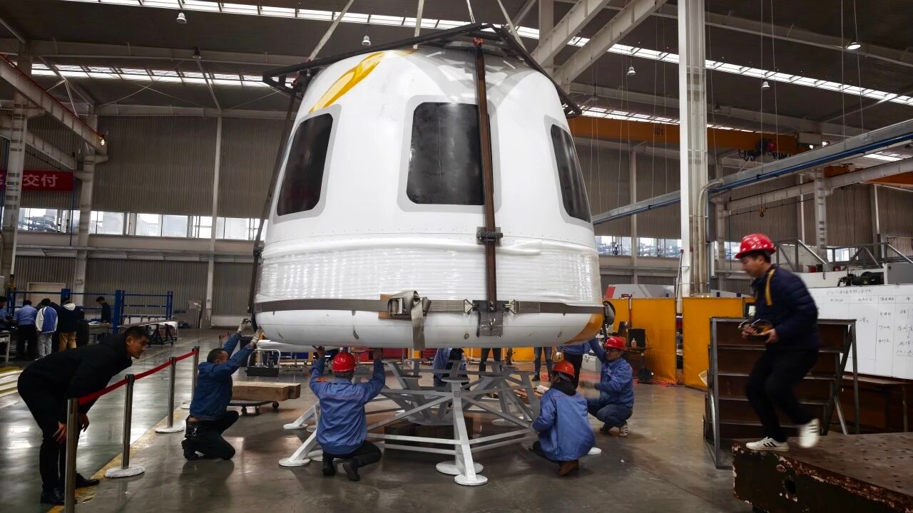 【穿越者壹号（CYZ1）载人飞船试验舱着陆缓冲系统核心组件启动集成】随着穿越者壹