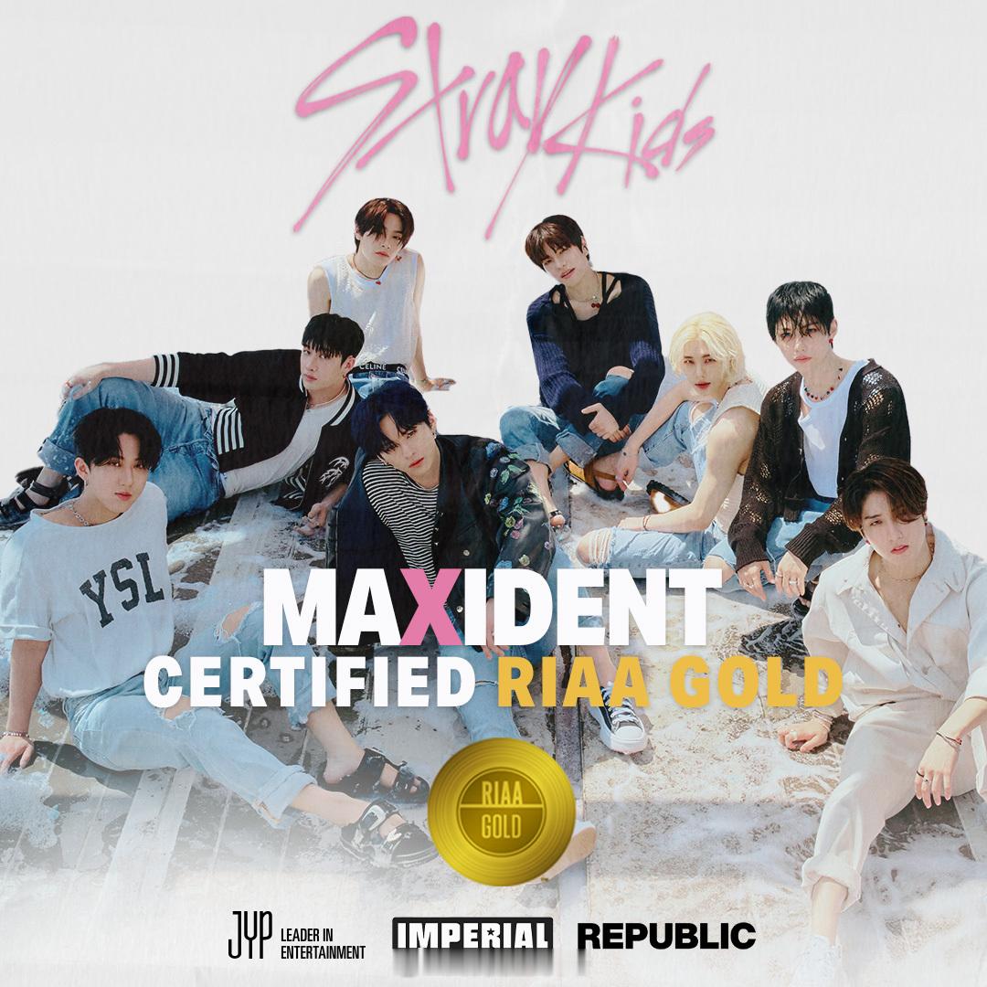 Stray Kids《MAXIDENT》在🇺🇸美国的综合销量突破5⃣0⃣万张