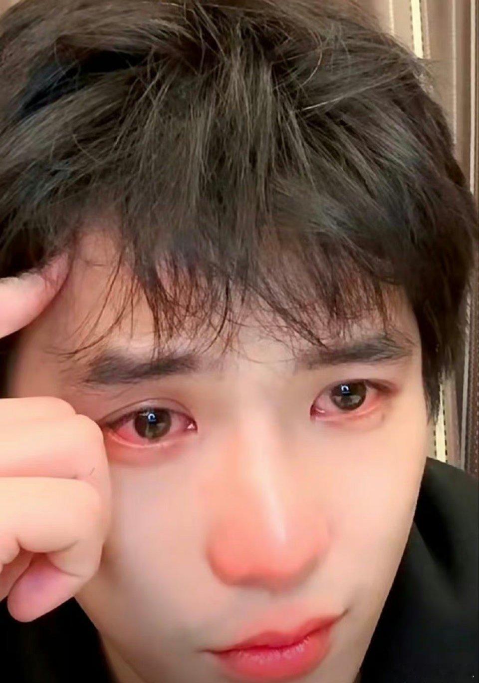 #花儿与少年 超哥说了啥#超哥到底说了啥啊！！！我老王哥眼睛通红跟小狗狗一样[苦