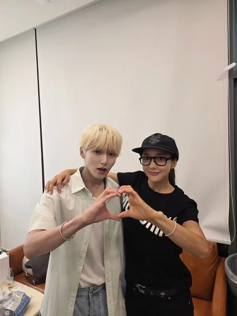 和S.E.S的Bada姐姐一起💜