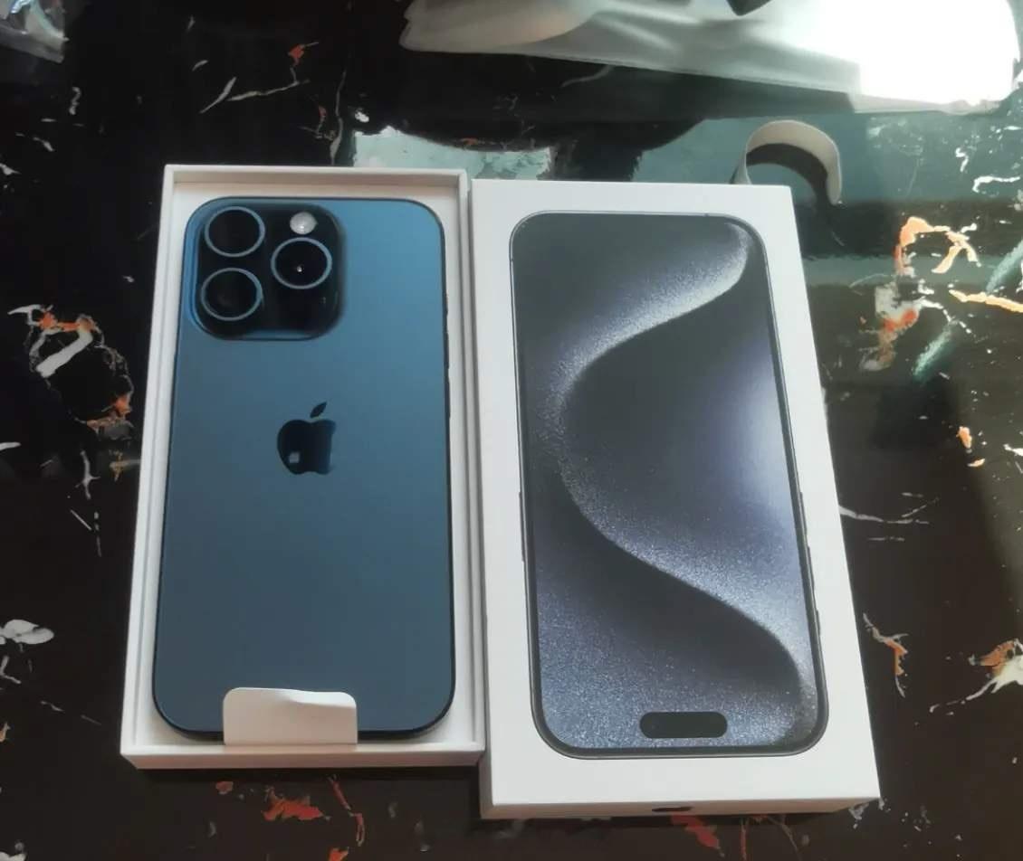#iPhone16 抢购#嘴上说着不要，身体这么诚实吗，抢破头了都#苹果官网崩了