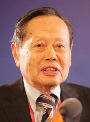 杨振宁教授曾毫不避讳地指出：“《易经》根本毫无逻辑，就是那个狗屁不通的东西，阻碍