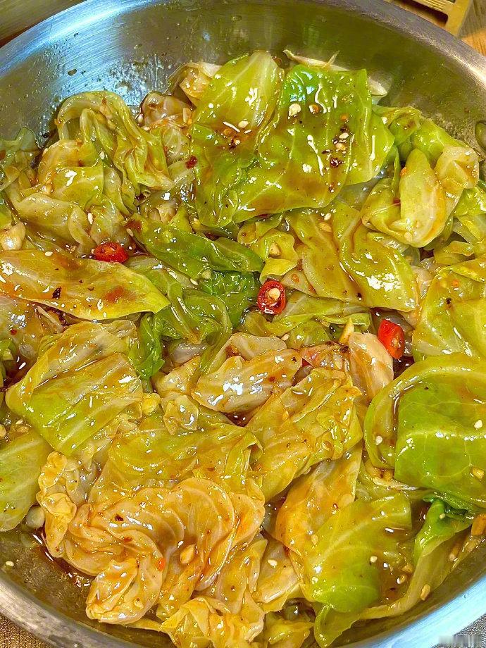 适合夏天没胃口的凉拌包菜，不要太好吃😋 
