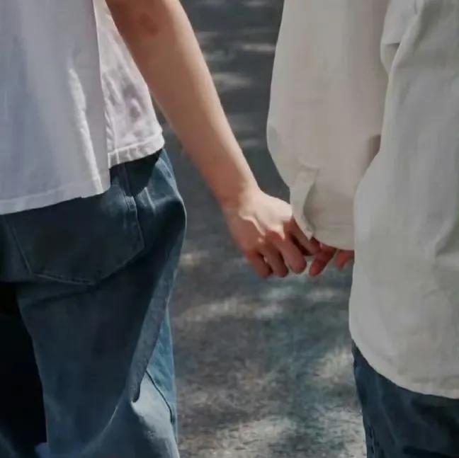 讲个故事吧

有个女生特别着急跟男朋友结婚，因为对方条件是真的好，而且对她也非常