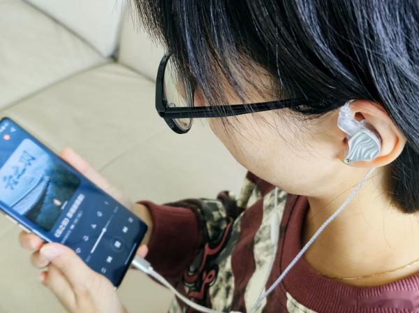 不到百元给iPhone15换上好声音iPhone 15系列终于换成C口了，各种C