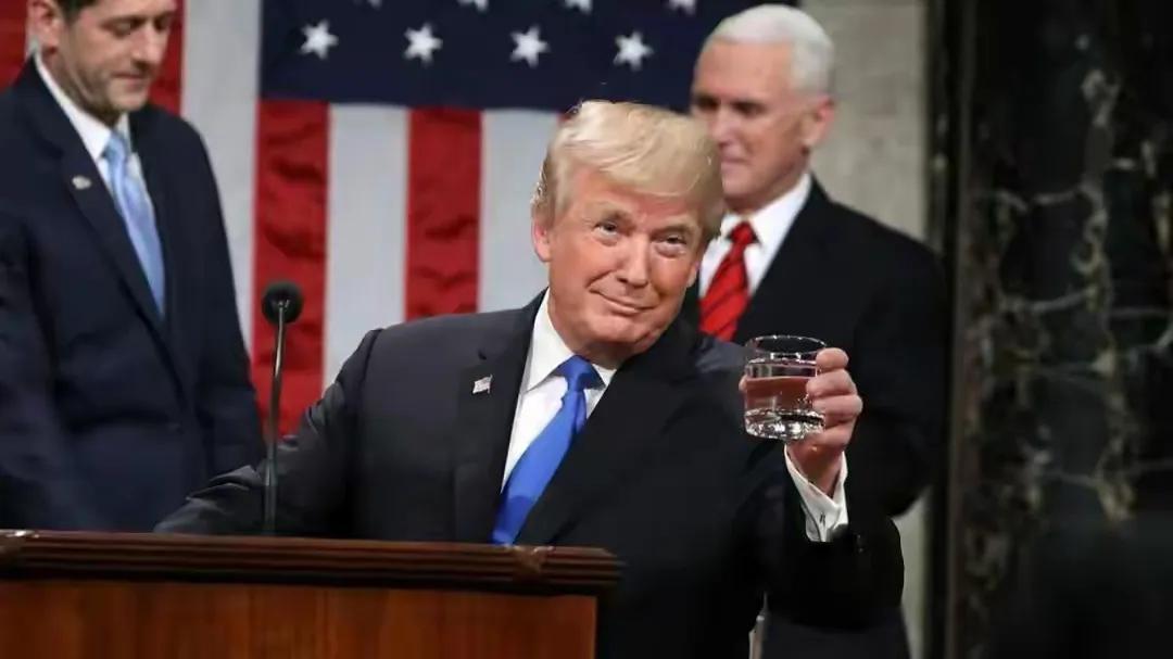 怎么看待特朗普计划注定难行远，说三点看法？
其一，表决前一刻仍扑朔迷离，谁也没料