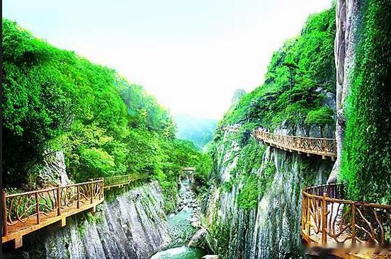 【中国云顶旅游区】中国云顶旅游区位于距离福州仅68公里、素以“真山真水”着称的永