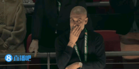 瓜迪奥拉鼻子一酸，球迷们彻底破防了！

联赛杯决赛曼城2：0阿森纳，夺得冠军，曼