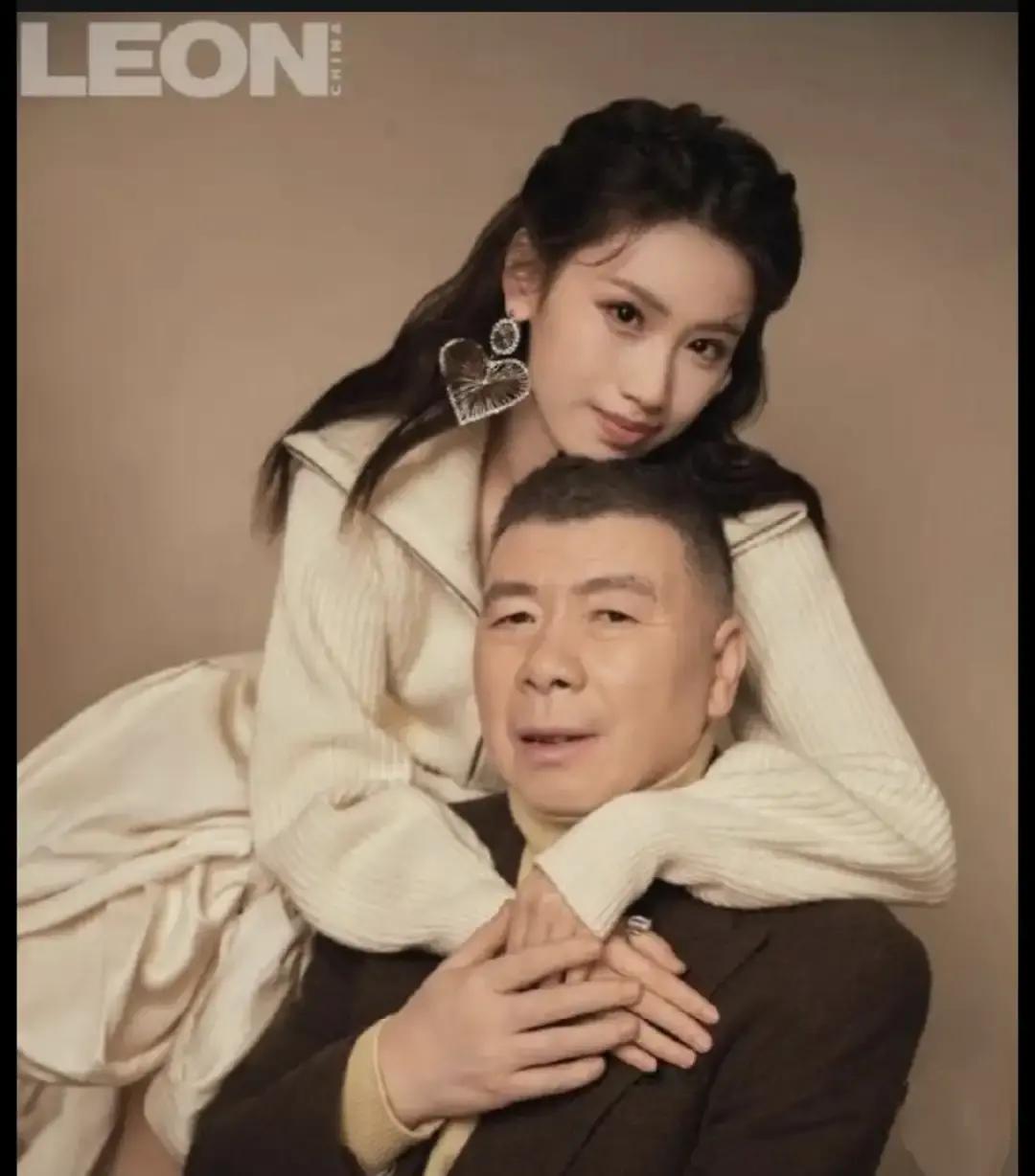 冯小刚女儿对爸妈状态反差引热议，戳中千万家庭养育的隐秘痛点
大家常说，女儿在爸爸