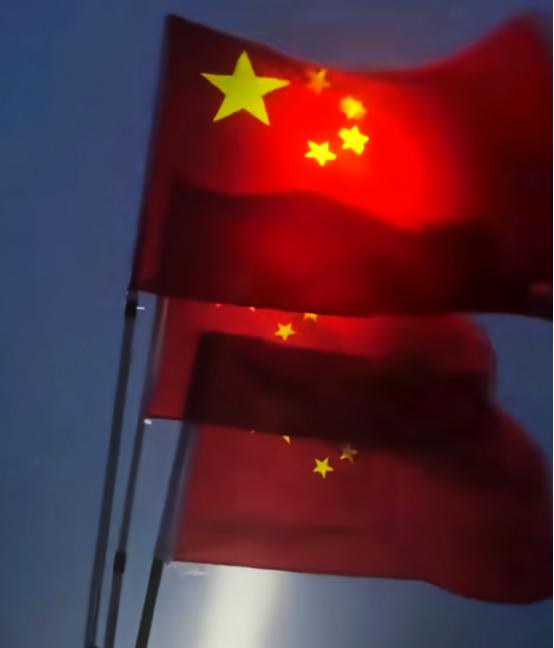 高度警惕！日本潜艇偷袭我海军舰队、攻击航空母舰，一旦得手恐影响军民士气！网友的担