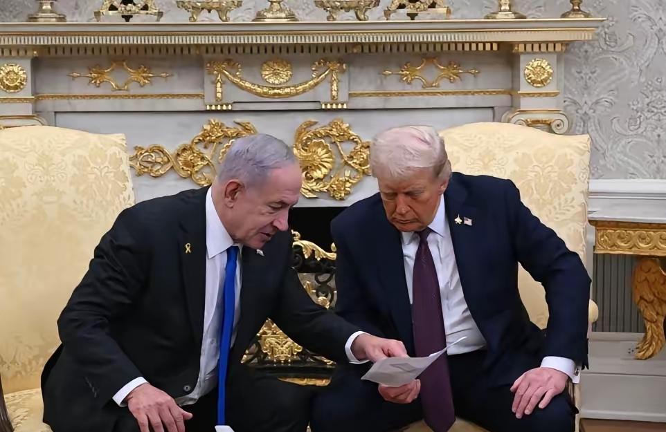 2026年初，西太平洋局势骤然紧绷，美军的前沿部署动作愈发明显。

陆战队濒海作