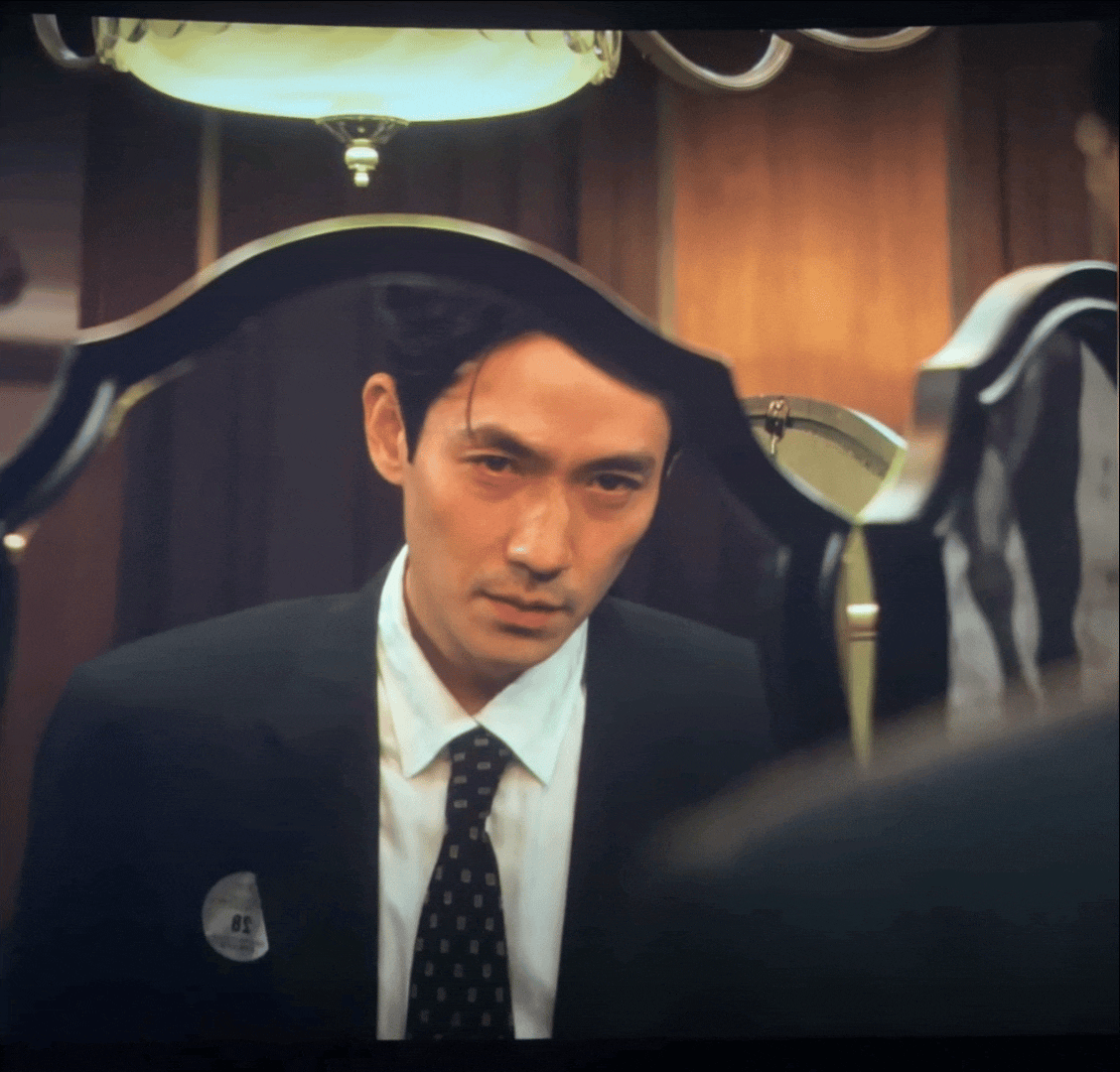 洗手间这段巨帅啊朱一龙万梓强 · 朱一龙电影空枪 ​​​