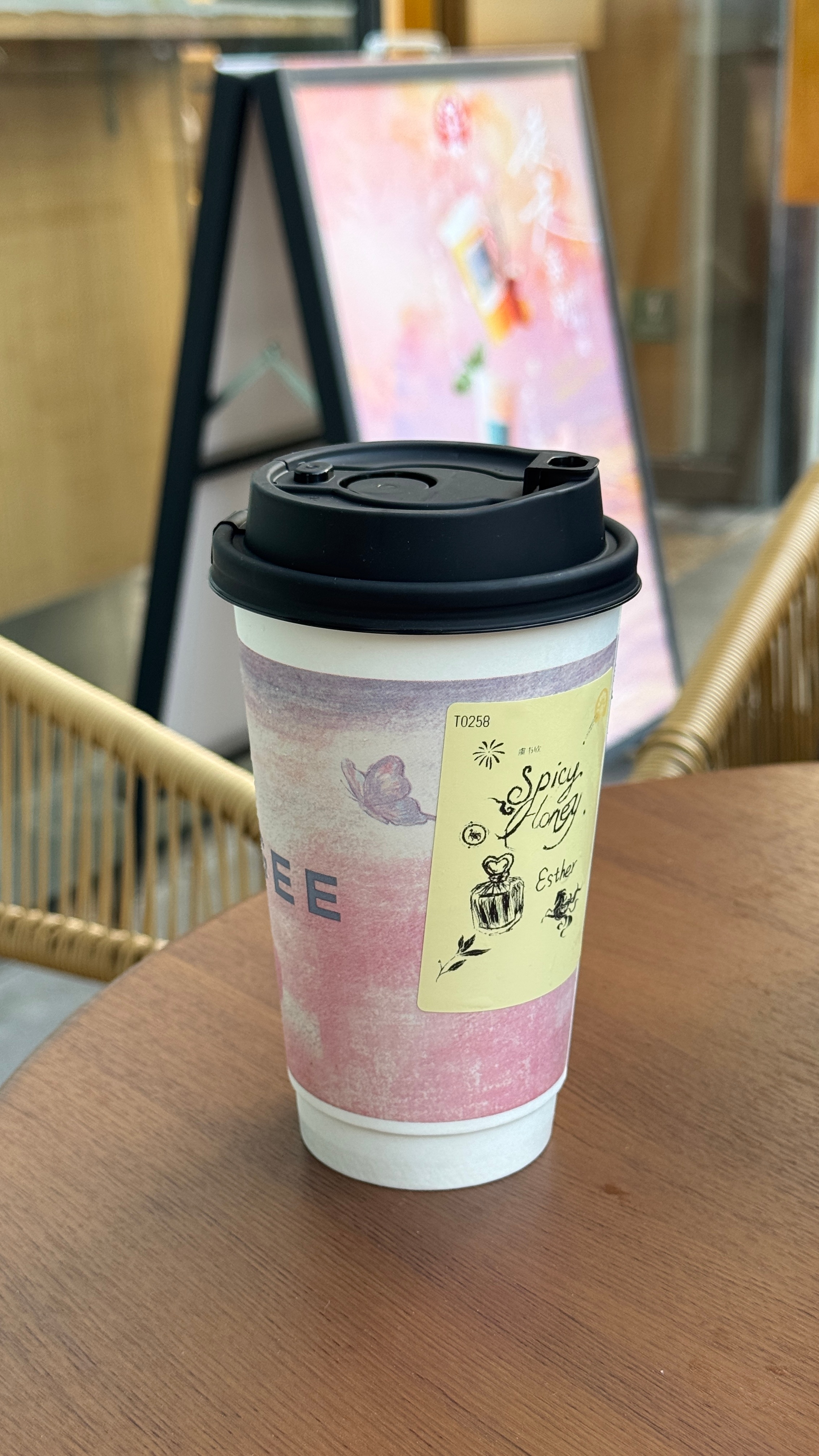 霸王茶姬云游栖梦的味道好特别还不擦还有貌美的杯贴独加记一