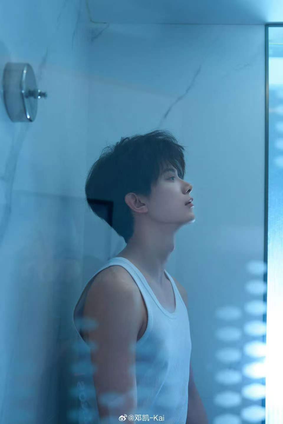 邓凯浴室九宫格邓凯白背心九宫格邓凯白背心九宫格！ 