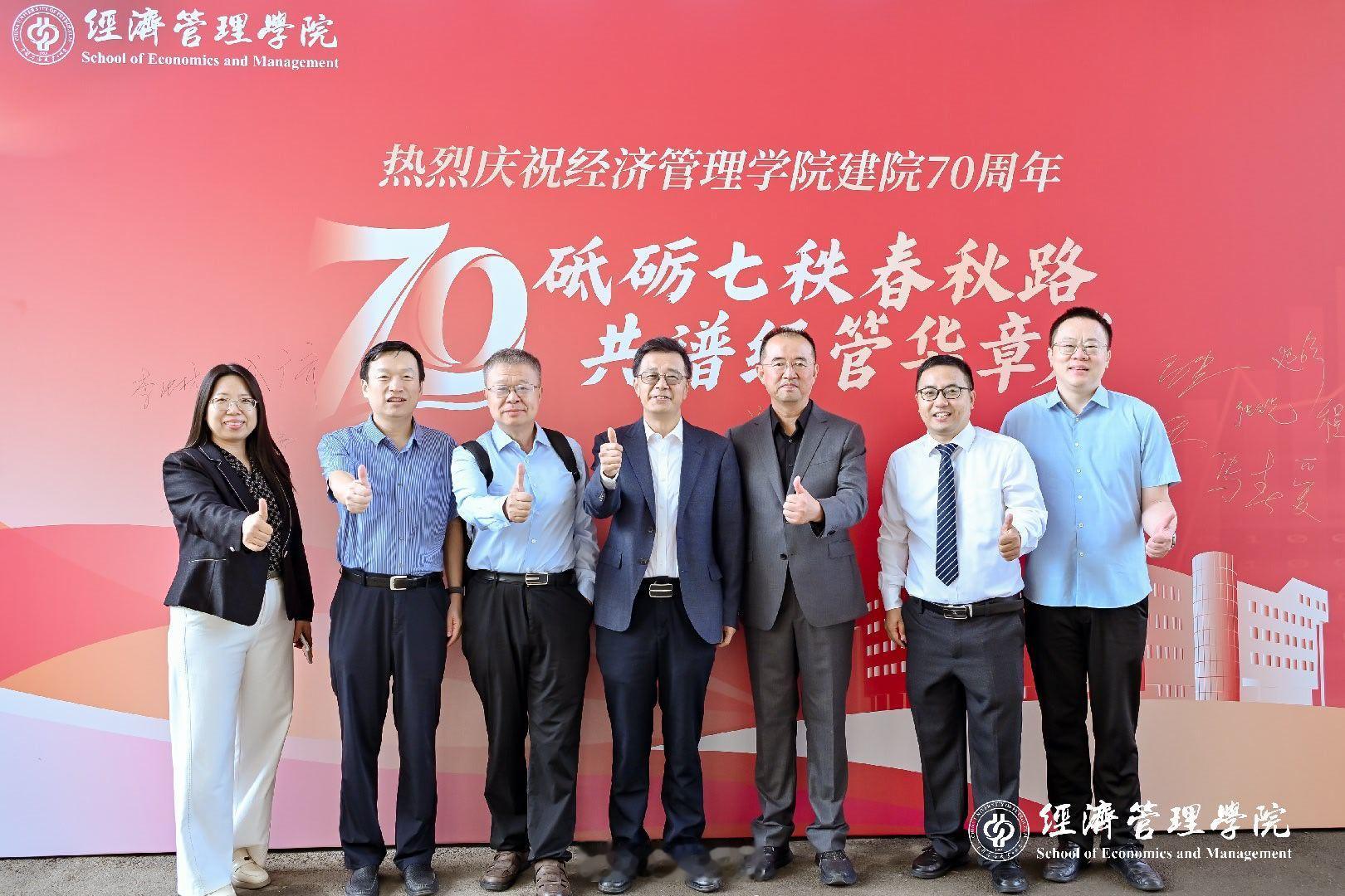 能源，凝固的时间世间所有可供人类驱使的能量，都藏着一段漫长岁月的故事。我们点燃一