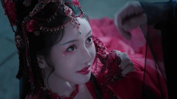 姜贞羽红辣椒系恶女 姜贞羽在《水龙吟》里的红姑娘太抓心！艳红装束一出场就艳压全场