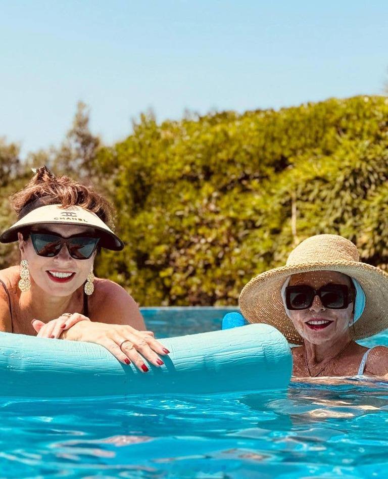 图片分享：国内（老）人熟悉的Joan Collins 92岁了。据说当年她访问内