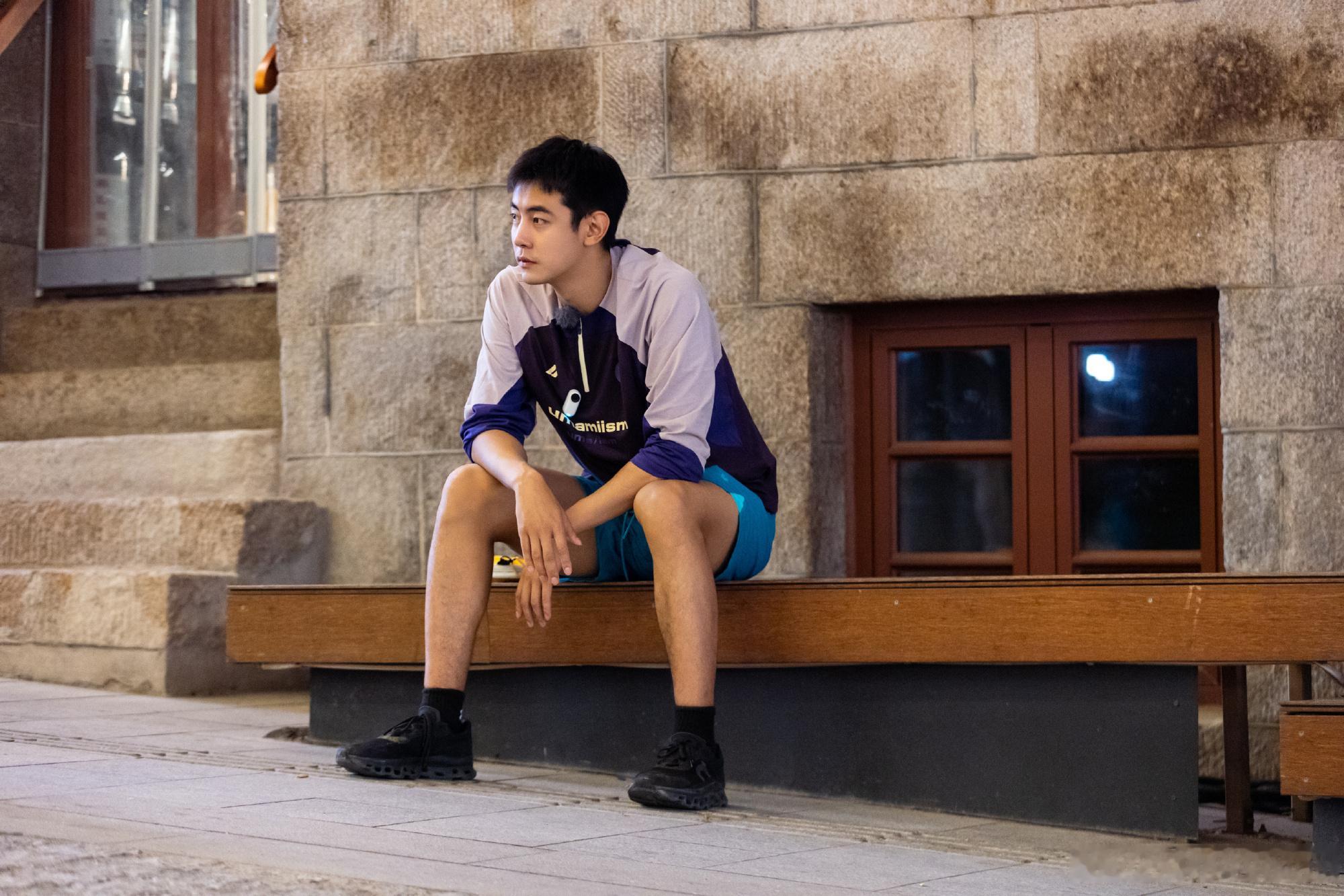 #纪凌尘 黄景瑜的十分之一# 纪凌尘黄景瑜一种很新的计量单位出现了[笑cry] 