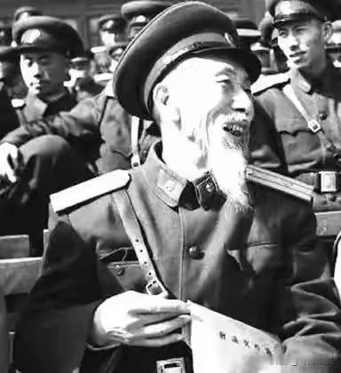 1955年，77岁的他被授予少校军衔，1960年，82岁的他又被晋升为中校。
他